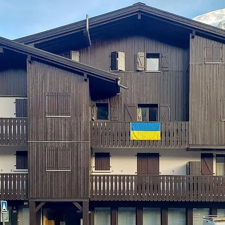 La Griaz - Chaleureux Et Cosy -vue Sur Les Montagnes - Grand Balcon *